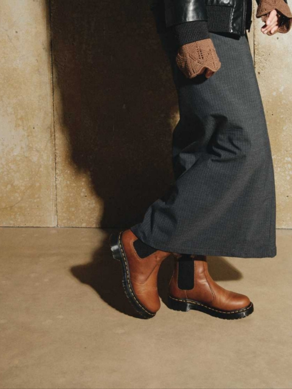 🆕️Dr. Martens 2976 Faux Fur Lined Chelsea Boots Streetwear Grunge Punk Size 6